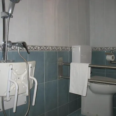 Reyes De Leon Otel Santa María del Páramo