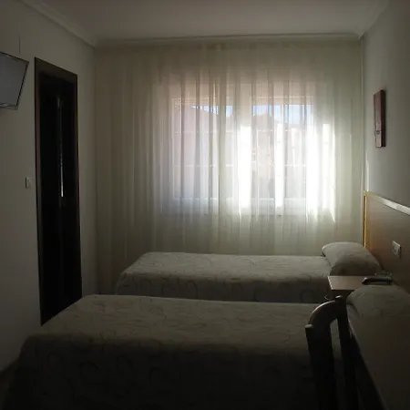 Reyes De Leon Santa María del Páramo