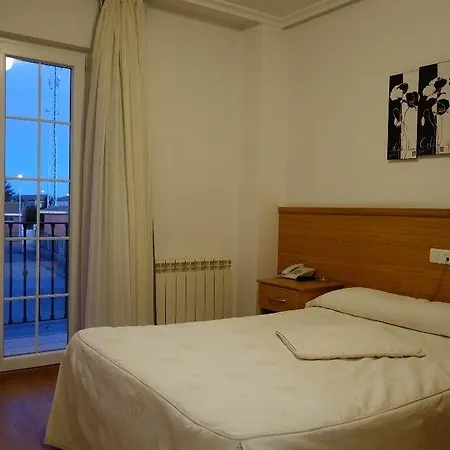 Reyes De Leon 2* Santa María del Páramo