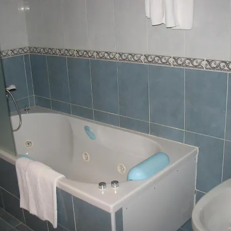 Reyes De Leon Santa María del Páramo