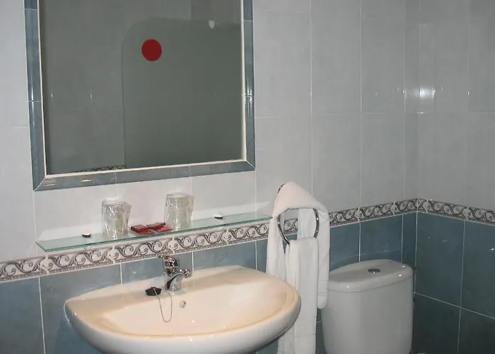 Reyes De Leon Hotell 2*