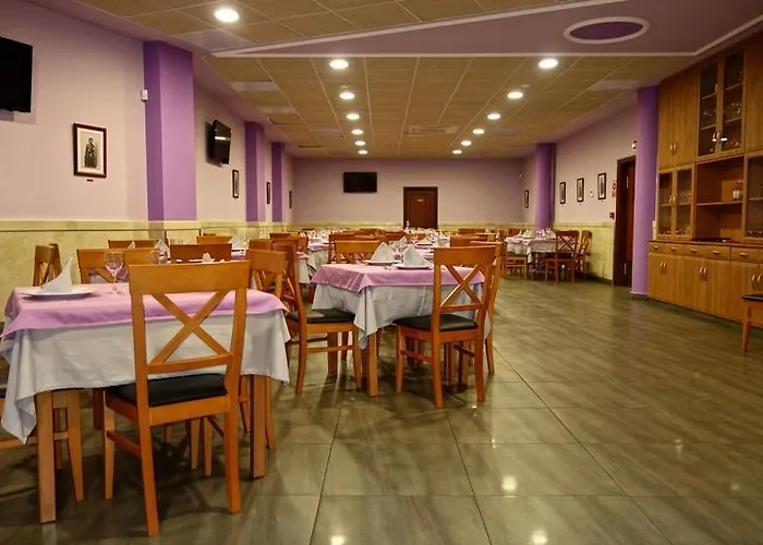 Hotell Reyes De Leon 2*