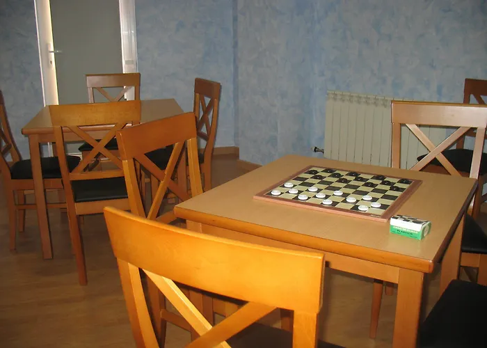 Hotell Reyes De Leon 2*