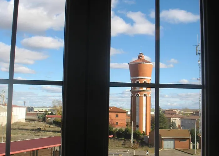 Hotell Reyes De Leon Santa María del Páramo