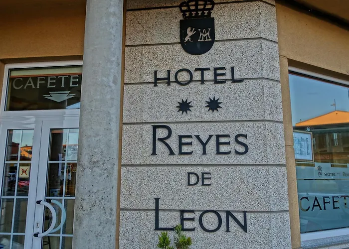 Hotell Reyes De Leon 2*
