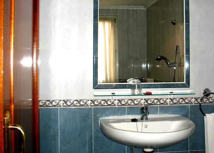 Hotell Reyes De Leon Santa María del Páramo