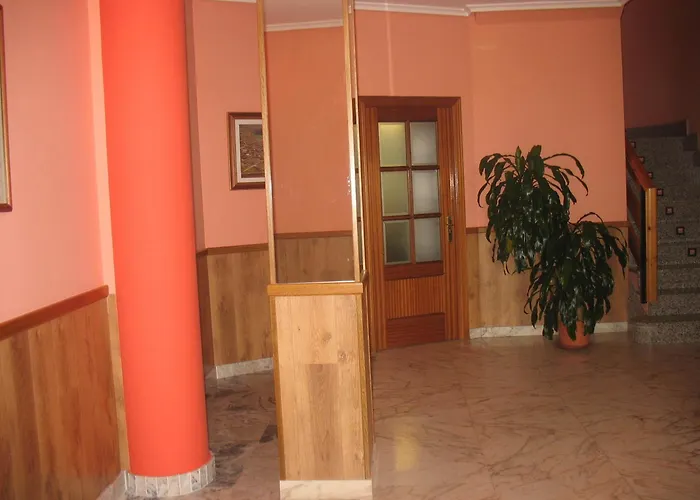 Reyes De León Hotel 2*